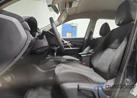 2016 Nissan Rogue S z USA, uszkodzony, nr VIN KNMAT2MV1GP683213